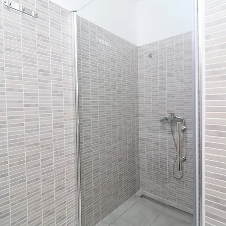 House Tia With Jacuzzi And Bbq In A Oasis Opatija