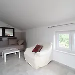 House Tia With Jacuzzi And Bbq In A Oasis Vila